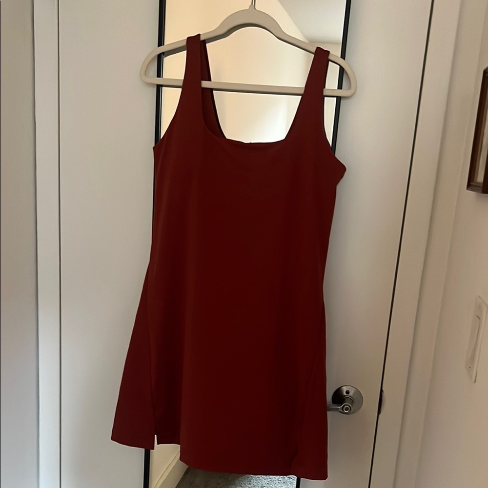 Old Navy Active Powersoft Top in Rust